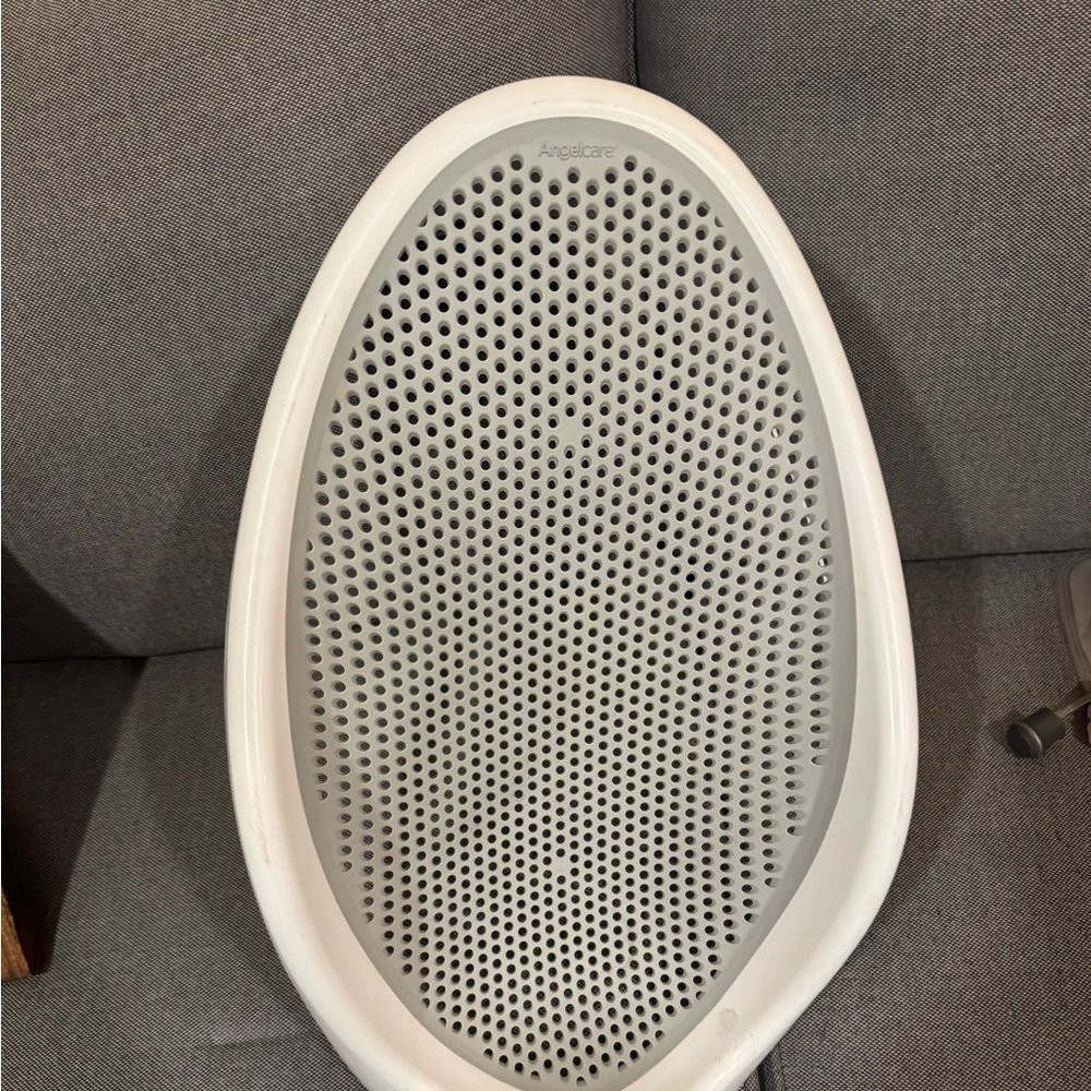 Angle care baby bath
